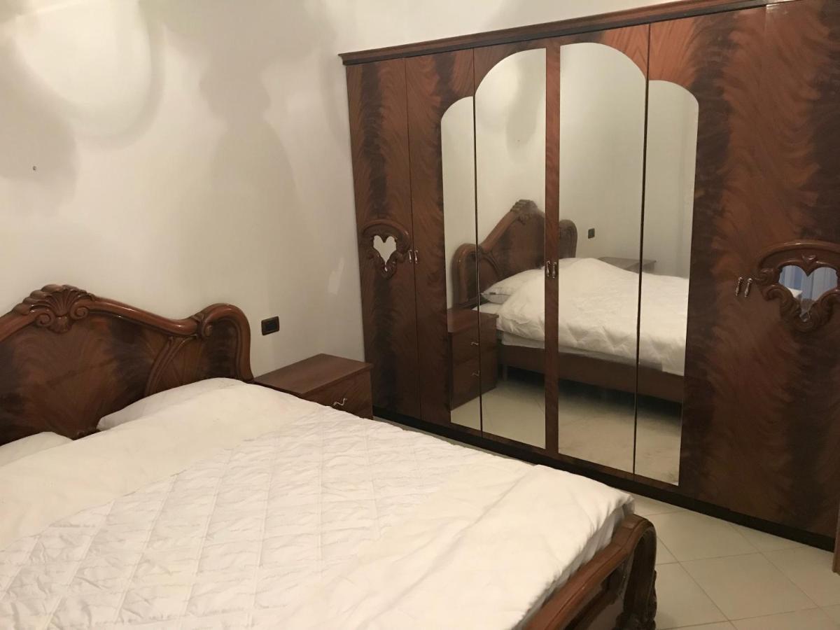 Seanfinity Apartments Вльора Екстер'єр фото