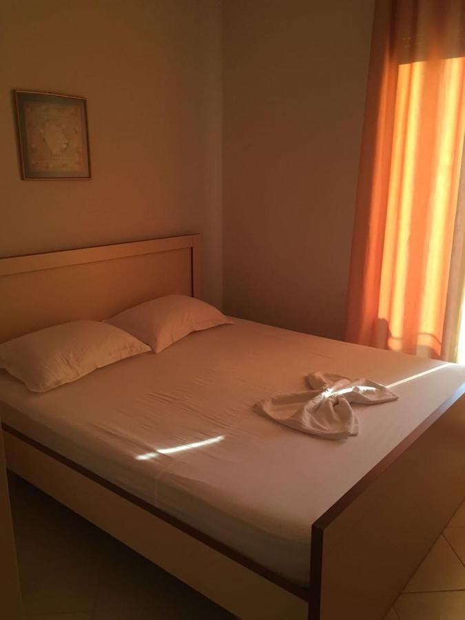 Seanfinity Apartments Вльора Екстер'єр фото